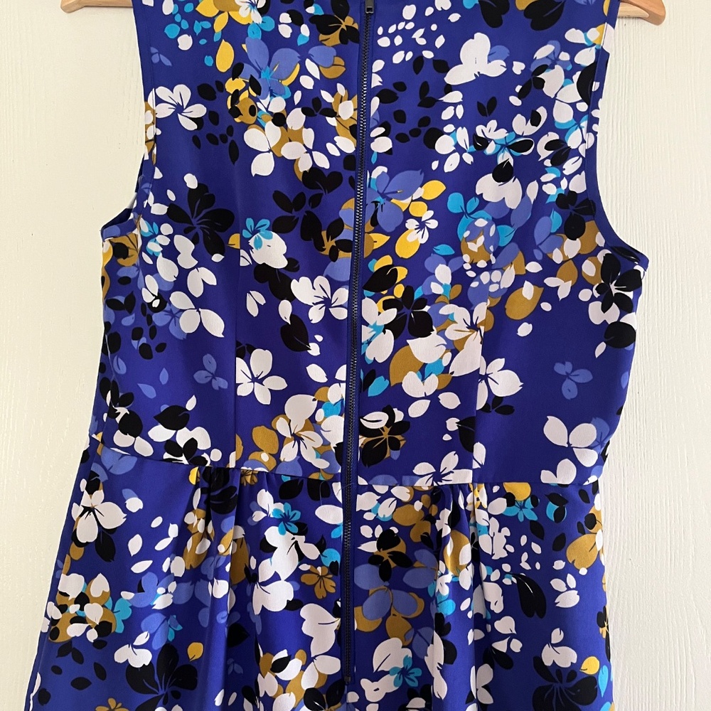 Wedding Guest Dress-Sleeveless - Picture 2 of 6